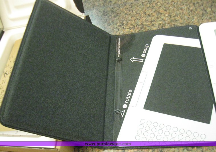 image for item 3040 Amazon Kindle