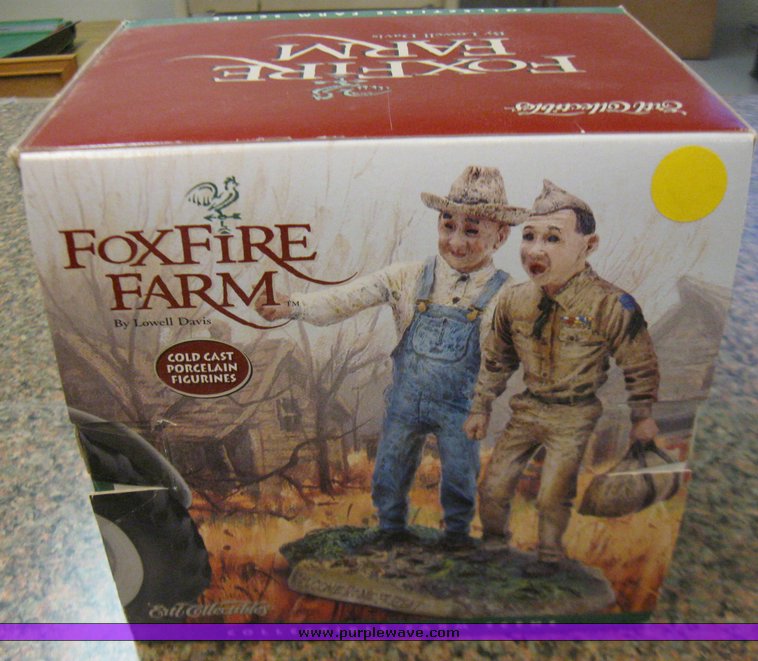 image for item 3048 Fox Fire Farm "Welcome Home" figurine