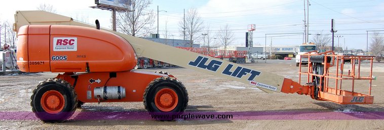 image for item 6037 2000 JLG 600S telescopic boom lift