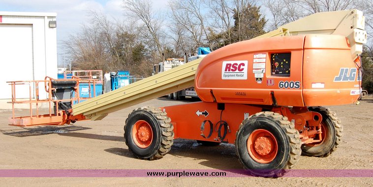 image for item 6037 2000 JLG 600S telescopic boom lift