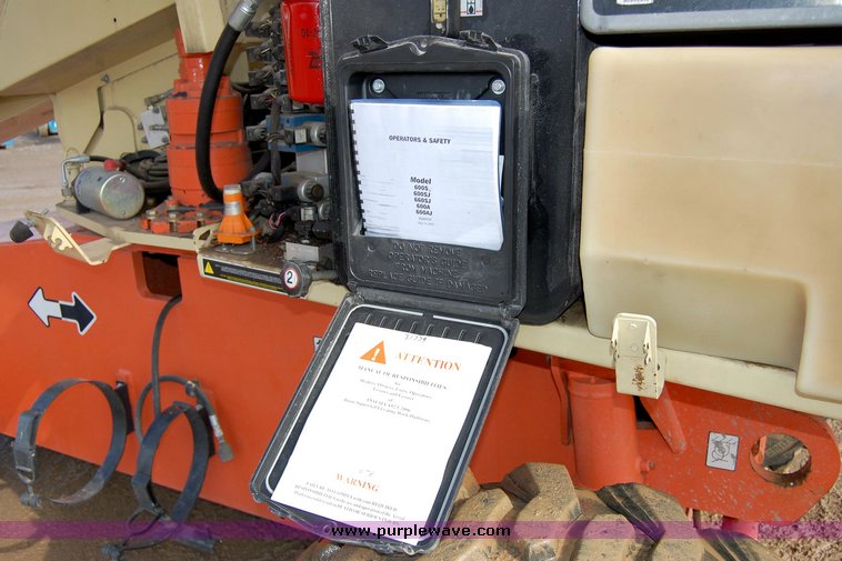 image for item 6037 2000 JLG 600S telescopic boom lift