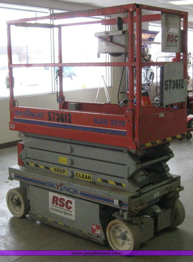 image for item 6844 Skyjack SJIII 3219 scissor lift