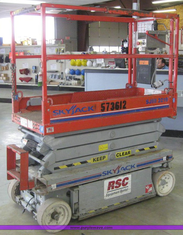 image for item 6844 Skyjack SJIII 3219 scissor lift