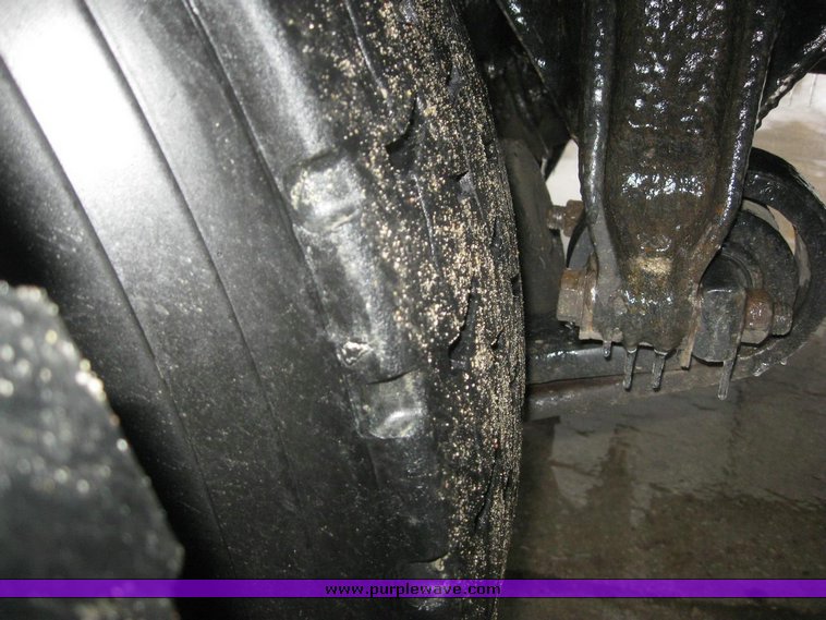 image for item 6846 2006 Freightliner Columbia semi truck