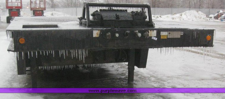 image for item 6847 2004 Trail King TK70HT 48' hydratail trailer