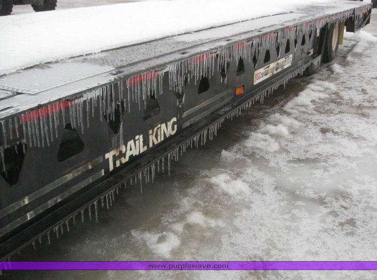 image for item 6847 2004 Trail King TK70HT 48' hydratail trailer