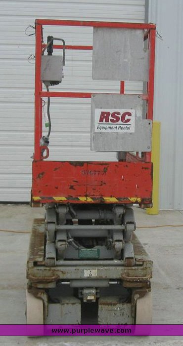 image for item 7681 Skyjack SJIII-3219 scissor lift