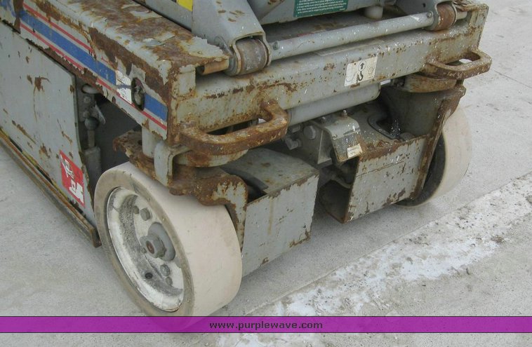 image for item 7681 Skyjack SJIII-3219 scissor lift