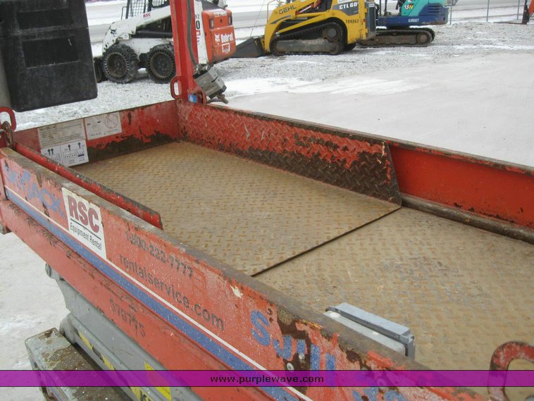 image for item 7681 Skyjack SJIII-3219 scissor lift