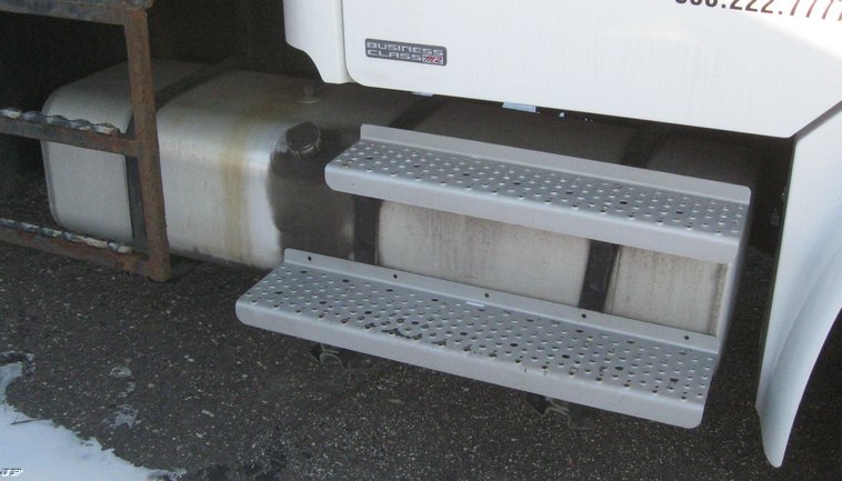 image for item 7693 2006 Freightliner M2 106 roll back truck