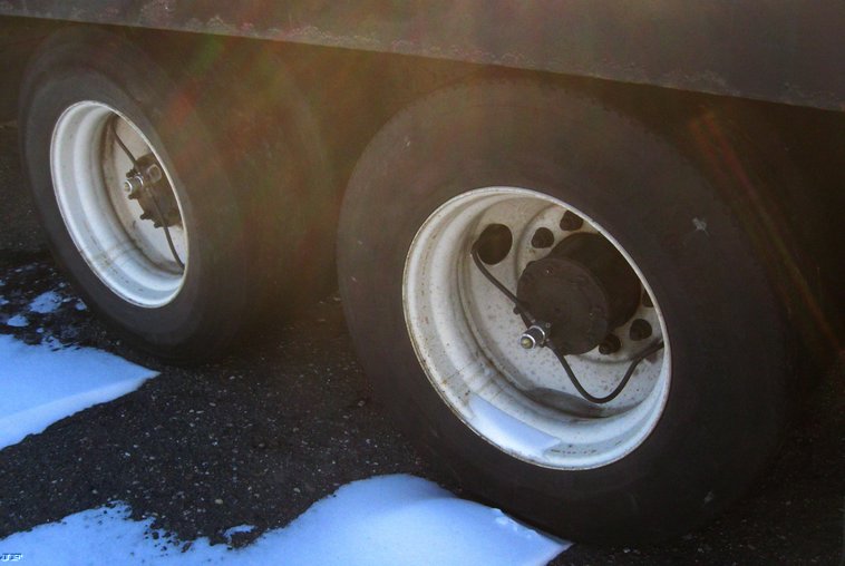 image for item 7693 2006 Freightliner M2 106 roll back truck