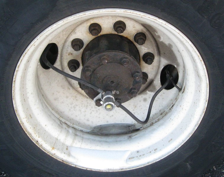 image for item 7693 2006 Freightliner M2 106 roll back truck