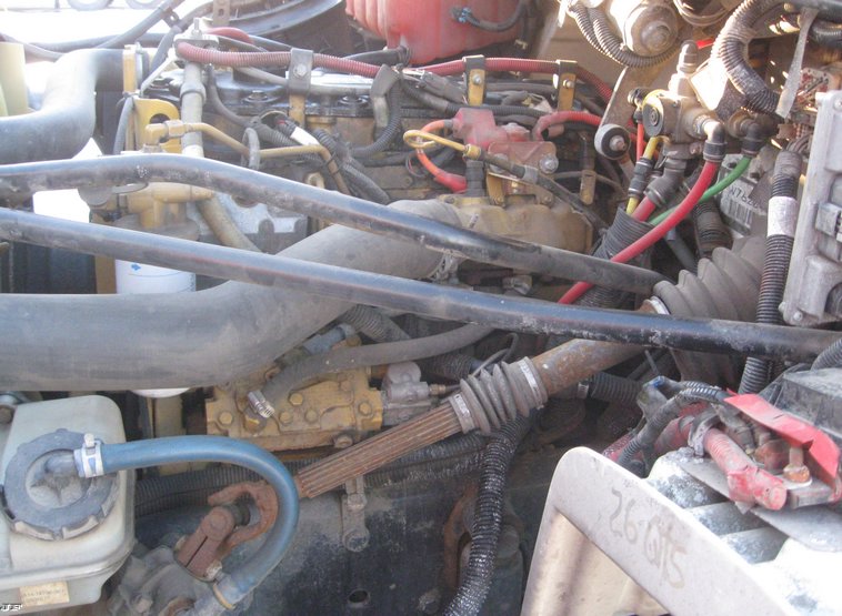 image for item 7693 2006 Freightliner M2 106 roll back truck