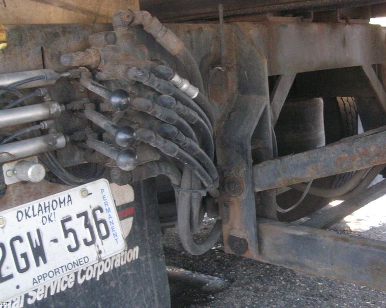 image for item 7693 2006 Freightliner M2 106 roll back truck