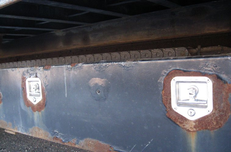 image for item 7693 2006 Freightliner M2 106 roll back truck