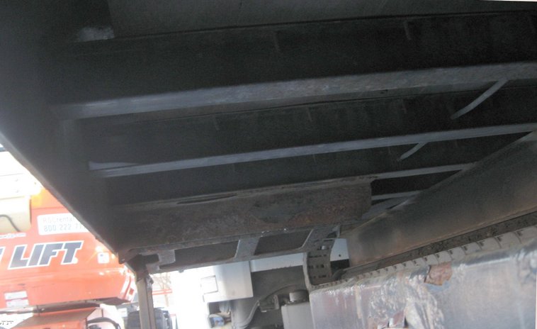 image for item 7693 2006 Freightliner M2 106 roll back truck