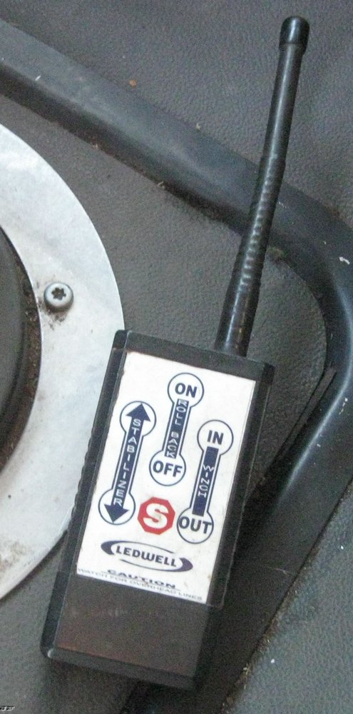 image for item 7693 2006 Freightliner M2 106 roll back truck