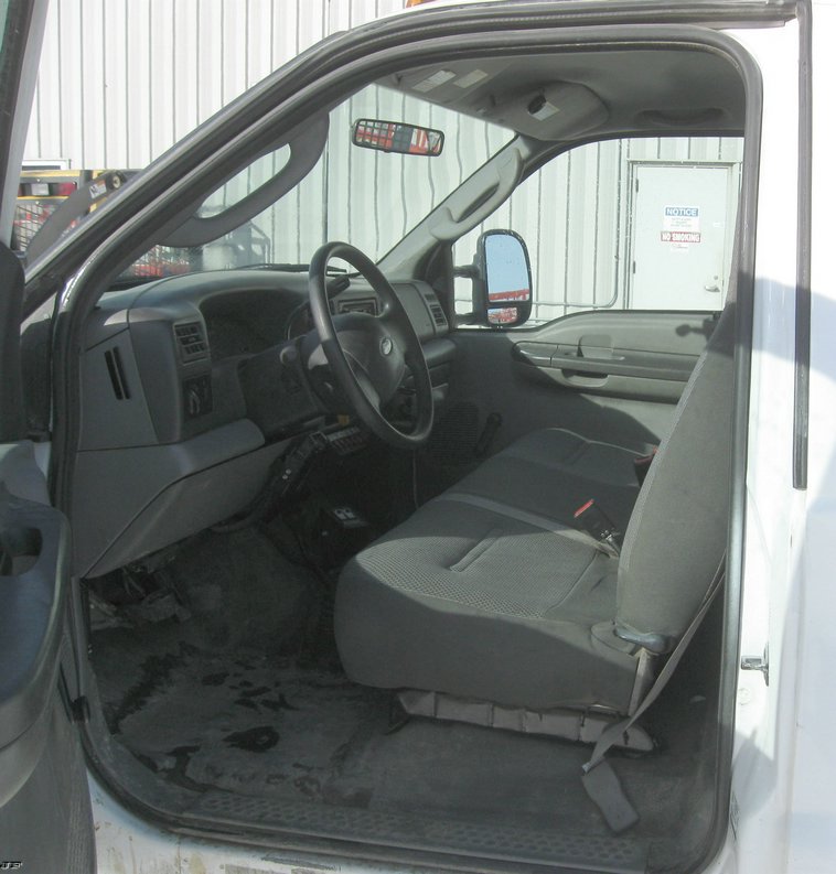 image for item 7694 2003 Ford F-250 service truck