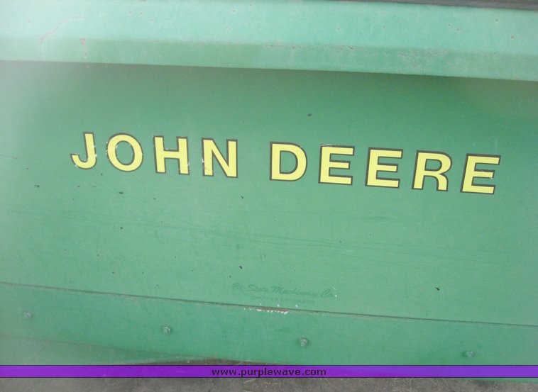 image for item 3869 John Deere 785 manure spreader