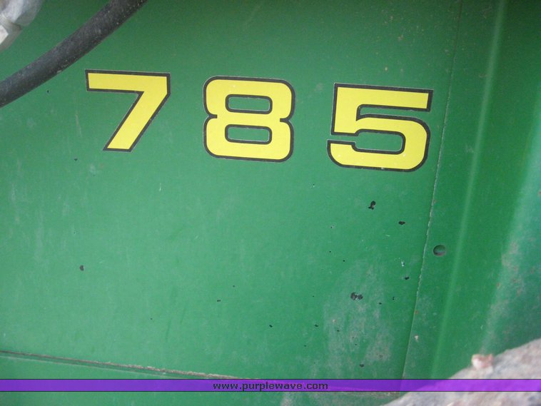 image for item 3869 John Deere 785 manure spreader