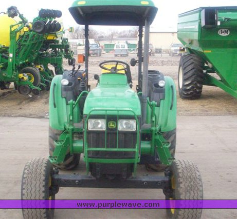 image for item 3873 2004 John Deere 5320 tractor