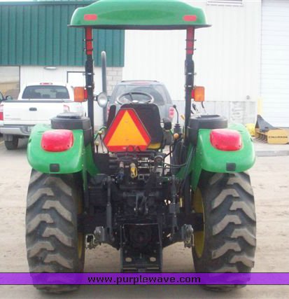 image for item 3873 2004 John Deere 5320 tractor