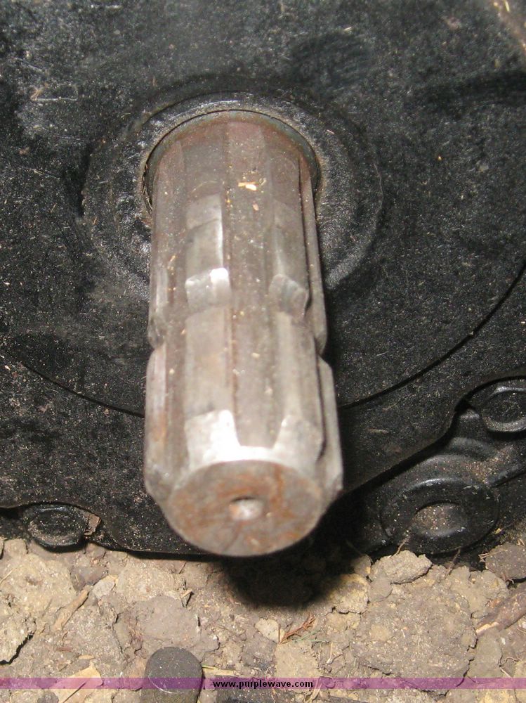 image for item 3873 2004 John Deere 5320 tractor