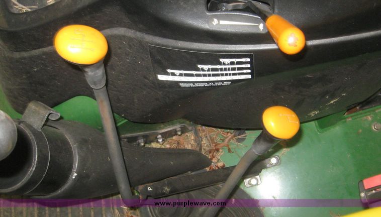 image for item 3873 2004 John Deere 5320 tractor