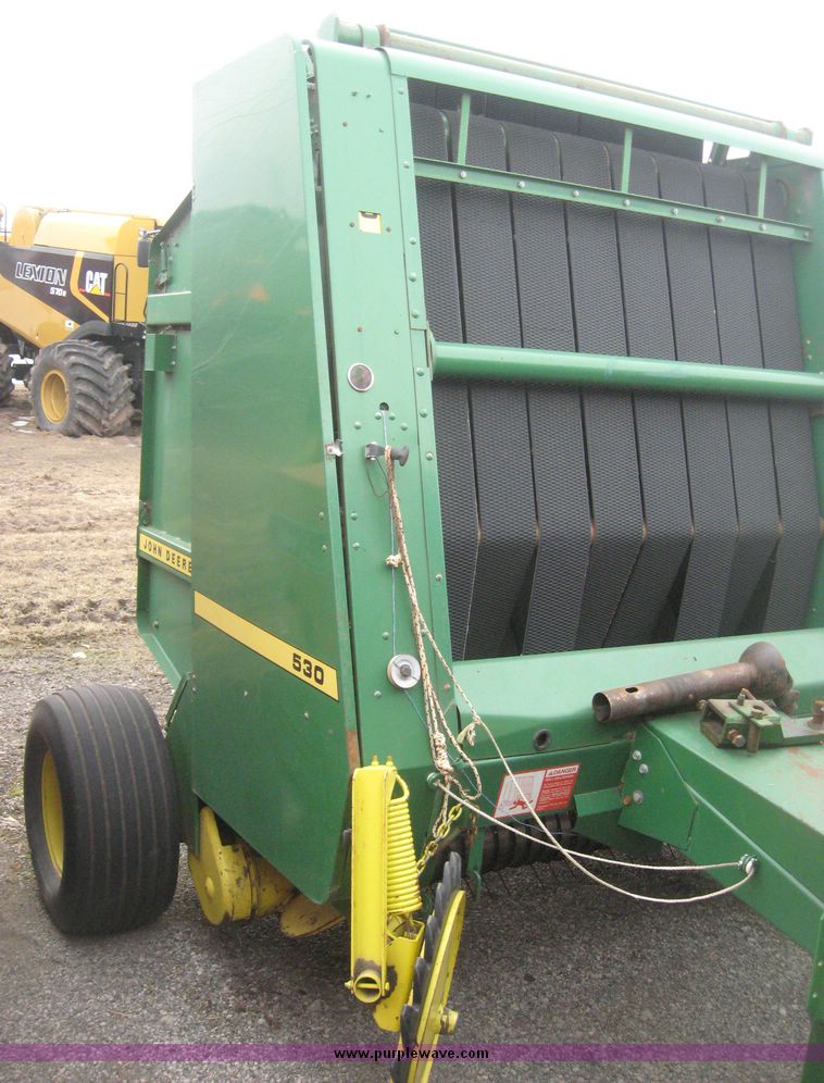 image for item 3874 John Deere 530 round baler