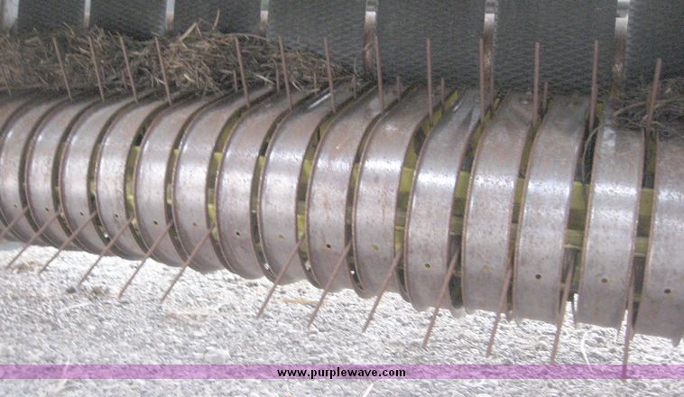 image for item 3874 John Deere 530 round baler