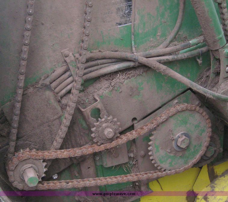 image for item 3874 John Deere 530 round baler
