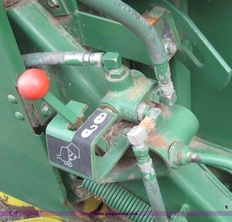 image for item 3874 John Deere 530 round baler
