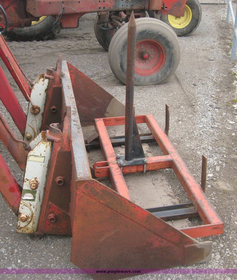 image for item 3876 Ford 7700 tractor with Westenodrf loader