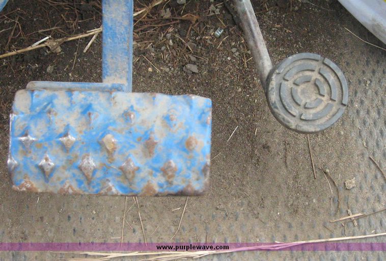 image for item 3876 Ford 7700 tractor with Westenodrf loader