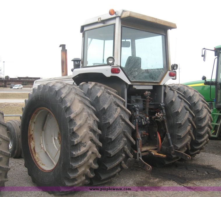 image for item 3877 1981 White 2-155 tractor