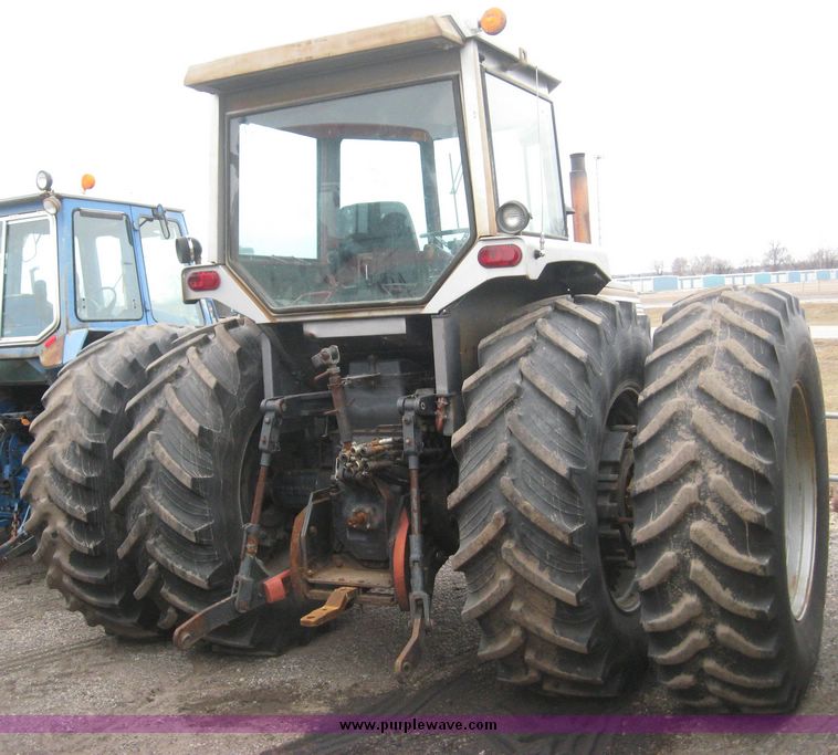 image for item 3877 1981 White 2-155 tractor