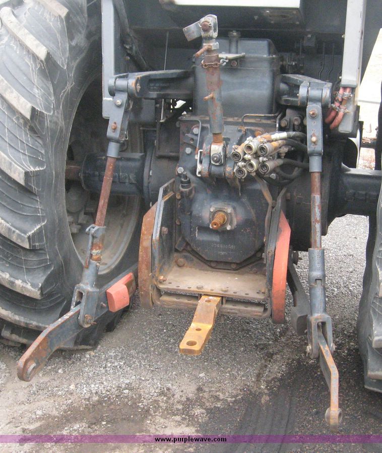 image for item 3877 1981 White 2-155 tractor