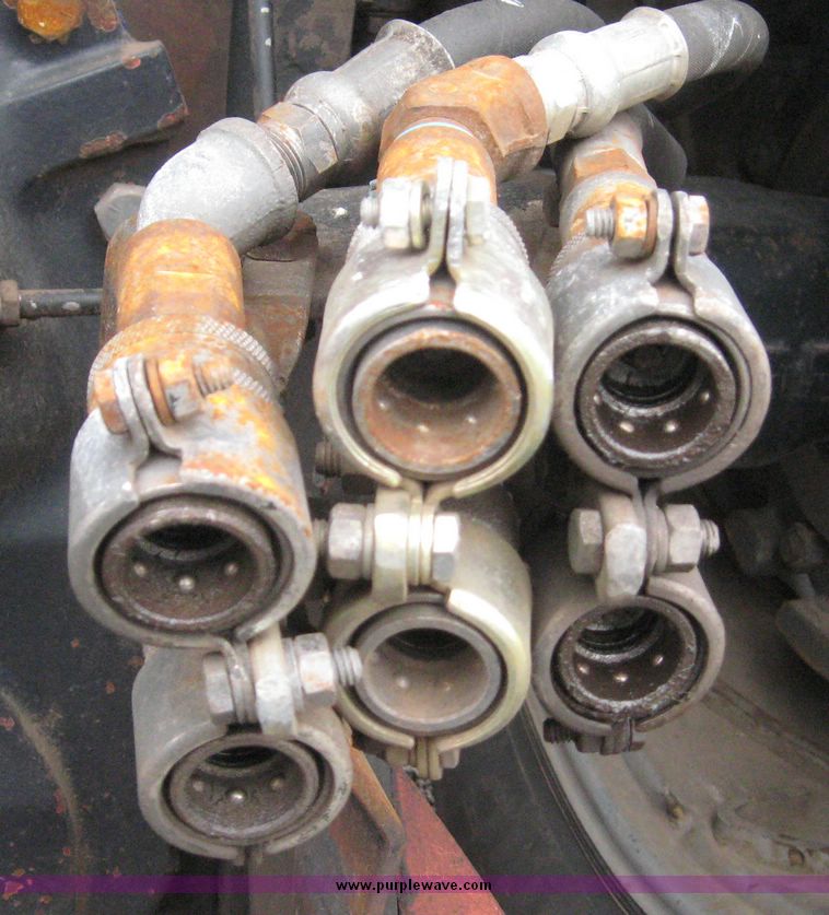 image for item 3877 1981 White 2-155 tractor