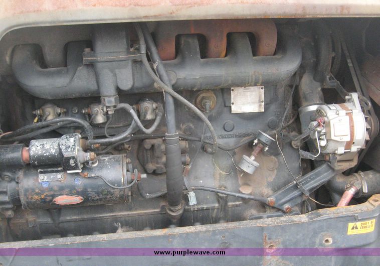 image for item 3877 1981 White 2-155 tractor