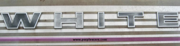 image for item 3877 1981 White 2-155 tractor