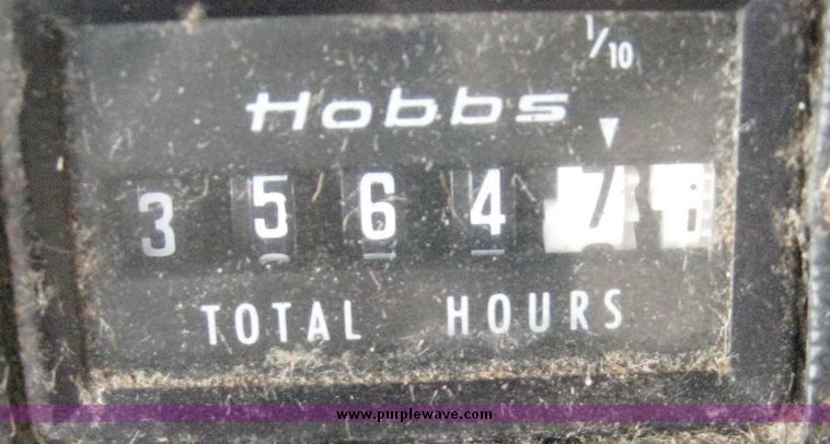 image for item 3878 1980 John Deere 7720 combine