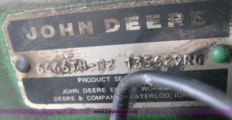 image for item 3878 1980 John Deere 7720 combine