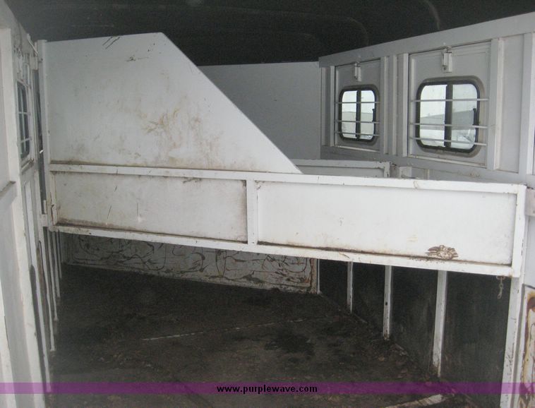 image for item 3880 1997 D&D three horse slant with living quaters