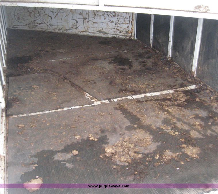 image for item 3880 1997 D&D three horse slant with living quaters