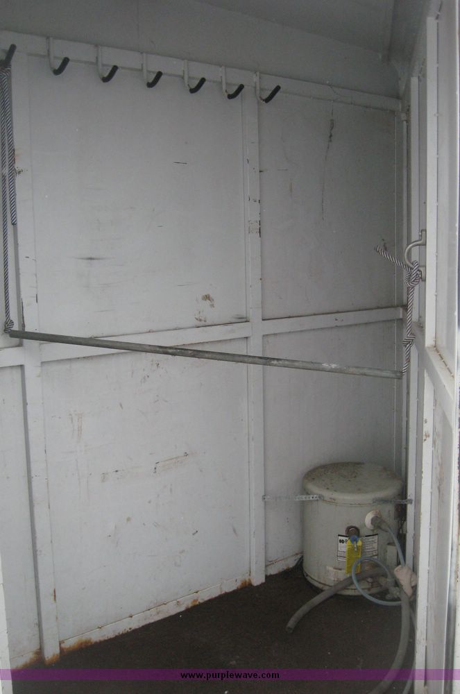 image for item 3880 1997 D&D three horse slant with living quaters