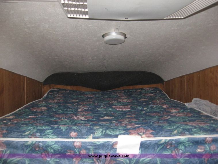 image for item 3880 1997 D&D three horse slant with living quaters