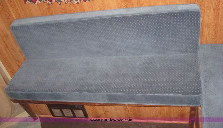 image for item 3880 1997 D&D three horse slant with living quaters