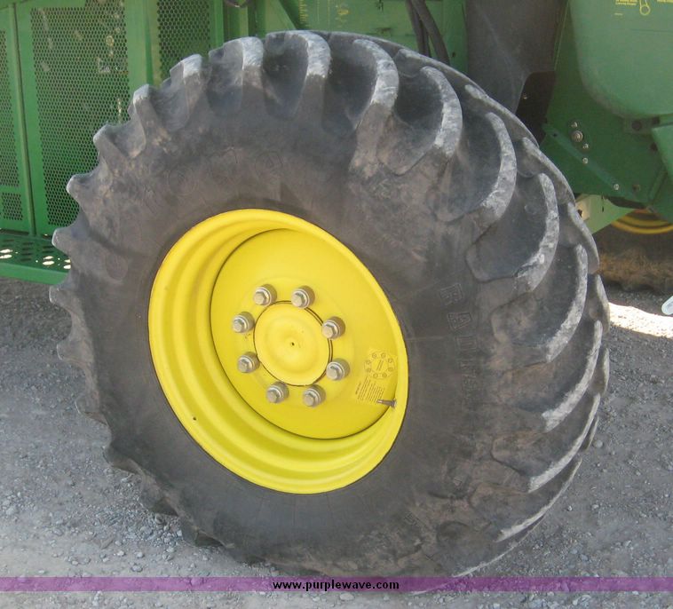 image for item 3901 2007 John Deere 9760STS combine