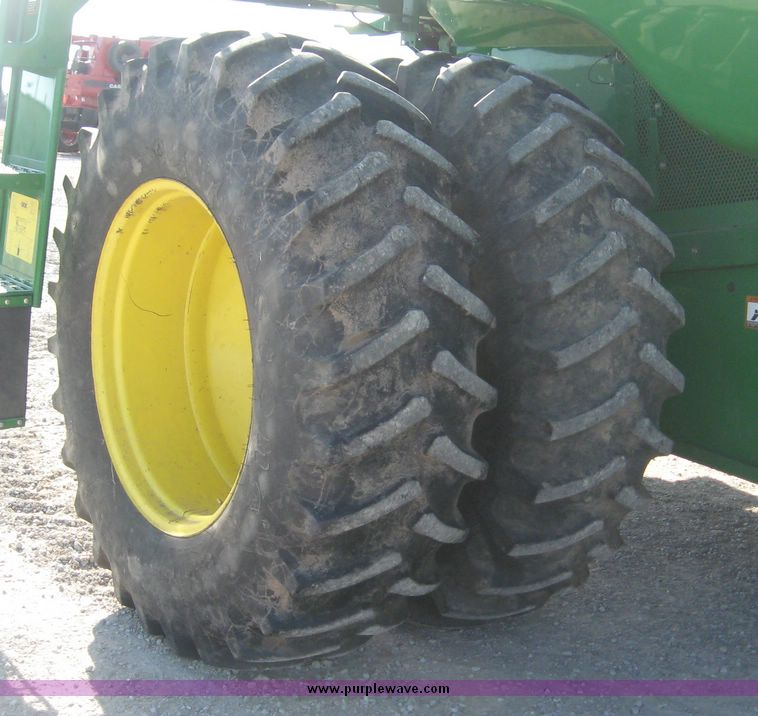 image for item 3901 2007 John Deere 9760STS combine