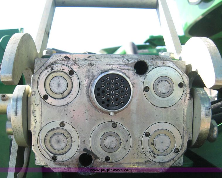 image for item 3901 2007 John Deere 9760STS combine